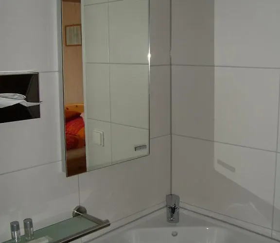 Gasthof Haus Hubertus 2*